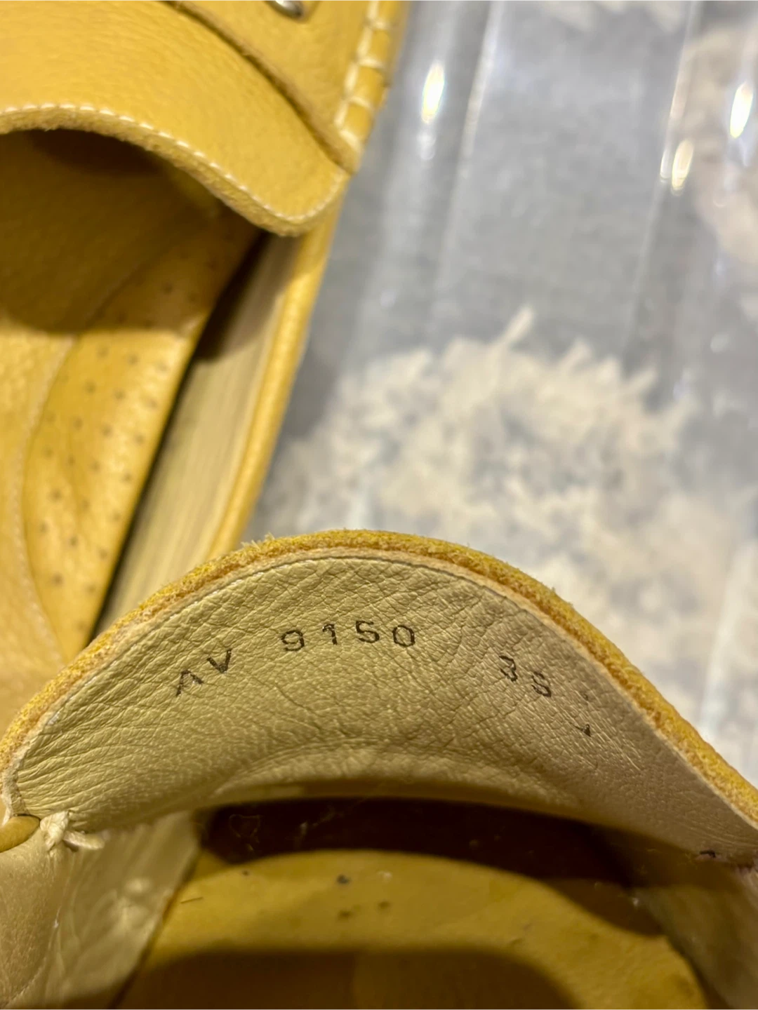 Andre Valentino Yellow Leather Loafers  Size 39 - photo 3