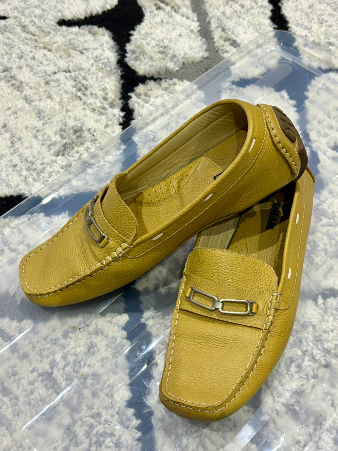 Andre Valentino Yellow Leather Loafers  Size 39 - photo 2
