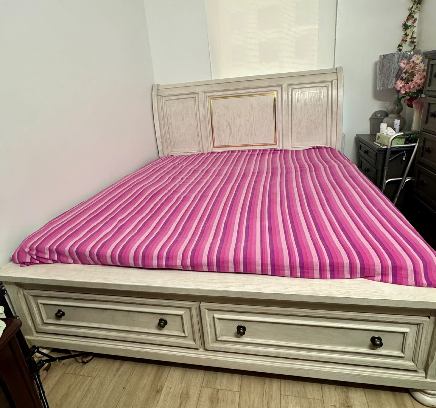 King size bed for sale