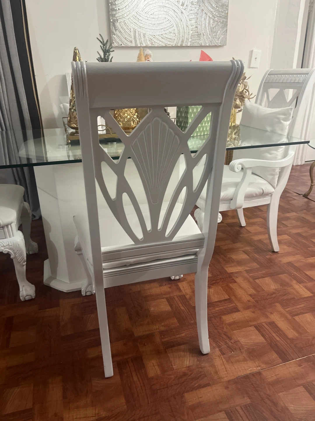White Arm Dining Chair - Elegant Design