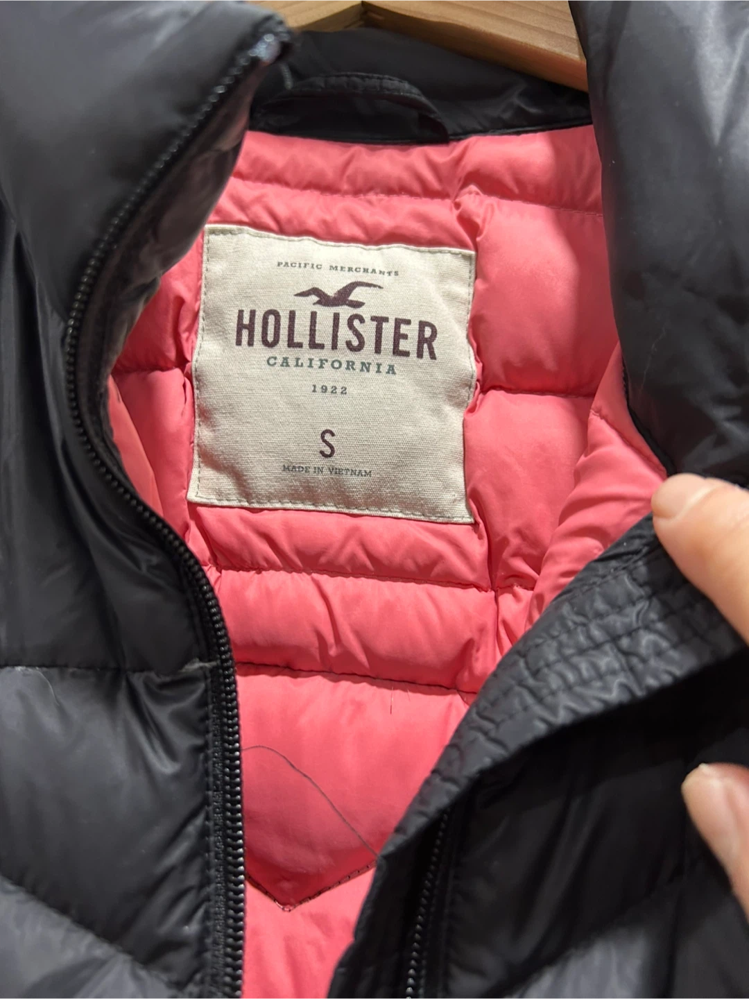 Hollister Black Puffer Jacket - Size S - photo 2