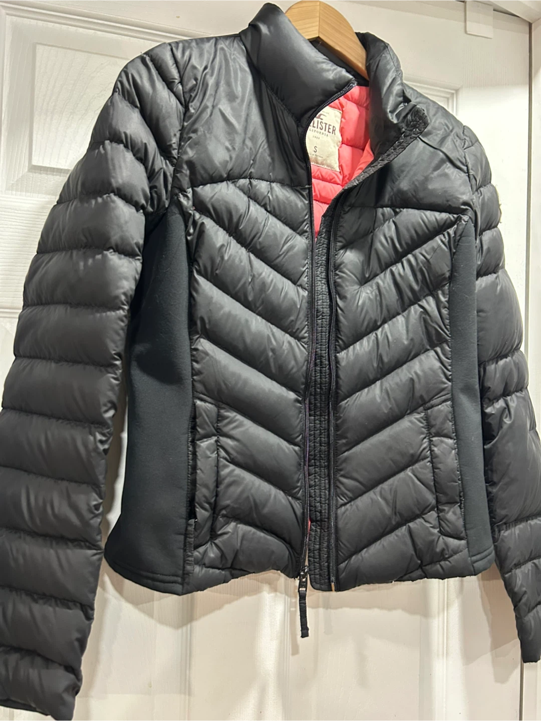 Hollister Black Puffer Jacket - Size S - photo 3