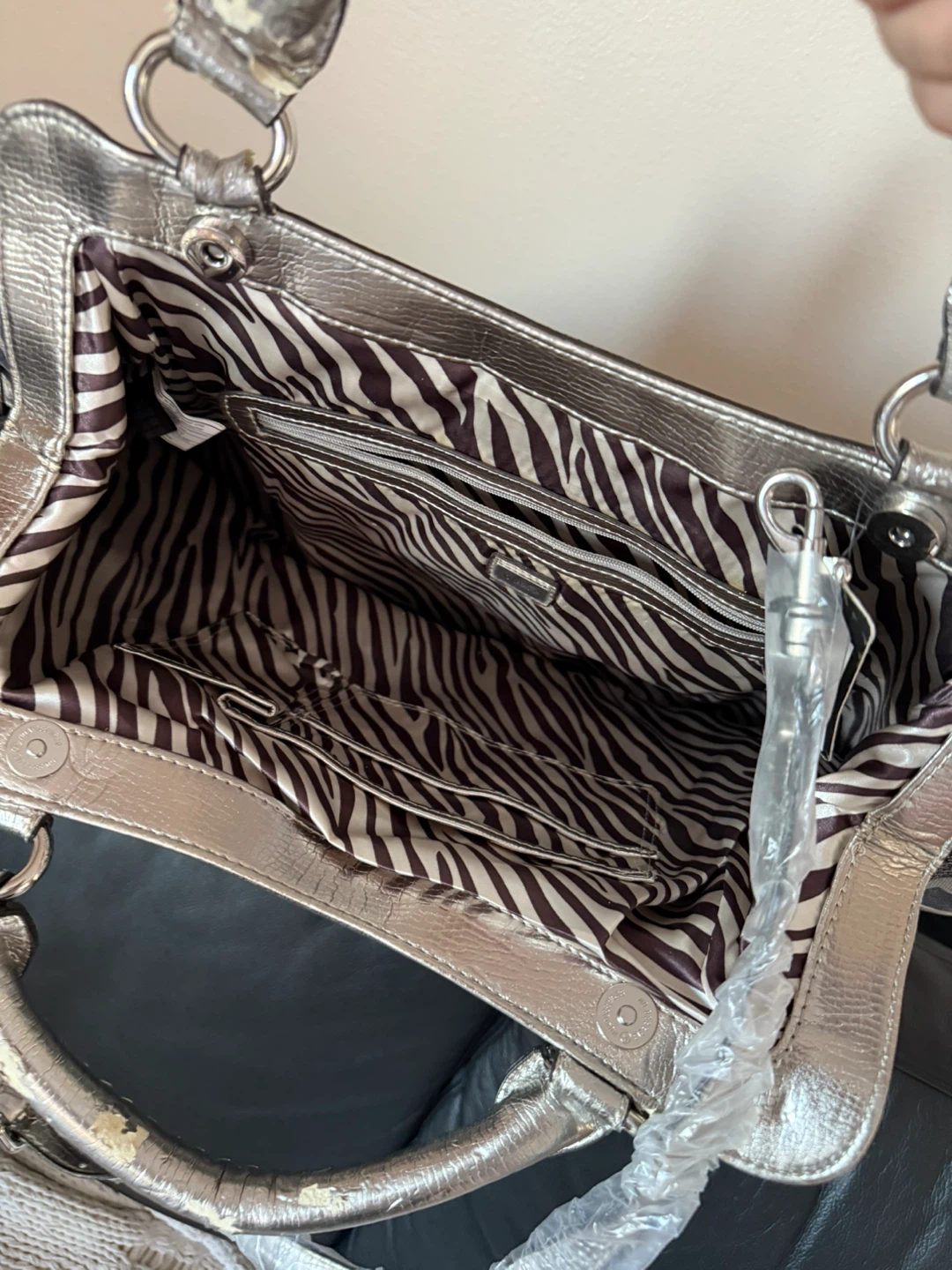 Guess Dome Satchel Bag - Silver/Grey - photo 4