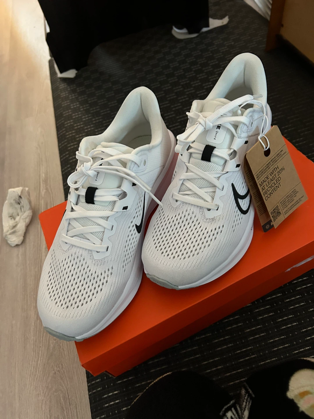 Nike Women's Quest 6 White Size 9 (New) - photo 4