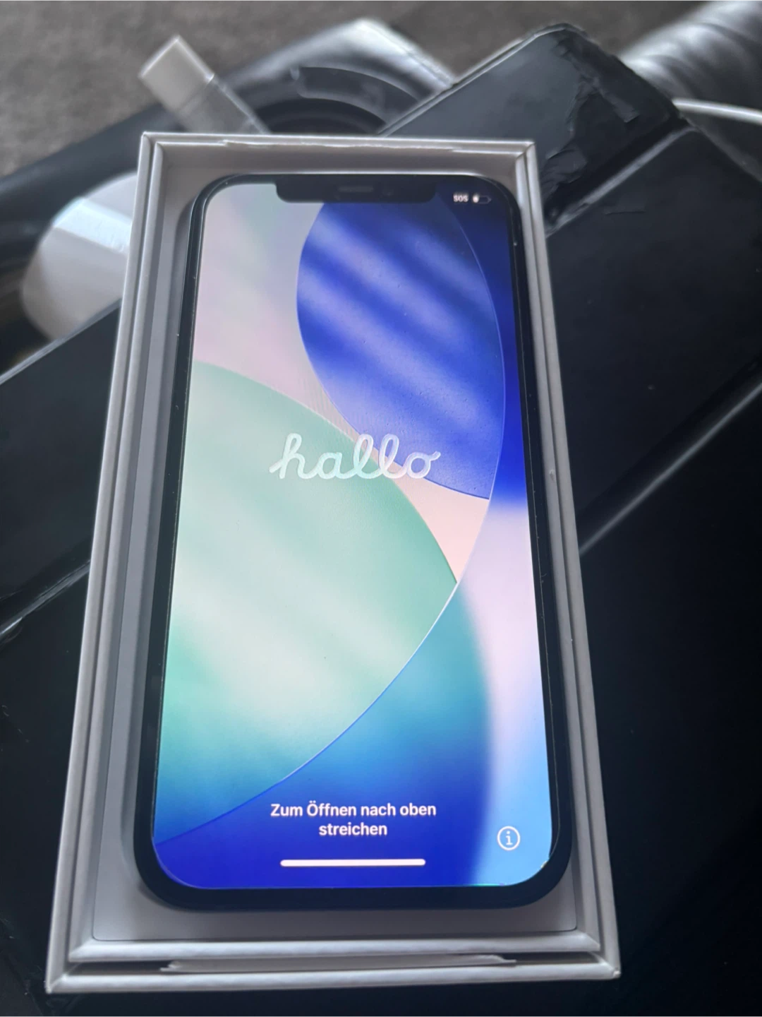 Apple iPhone 12 - Like New - photo 2