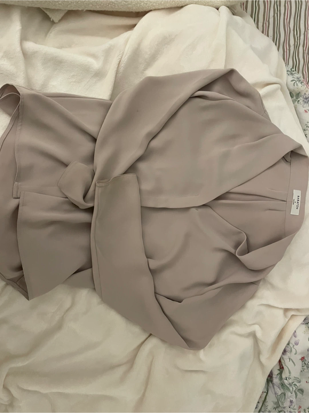 Aritzia / Babaton blouses and Wilfred sweater - photo 4