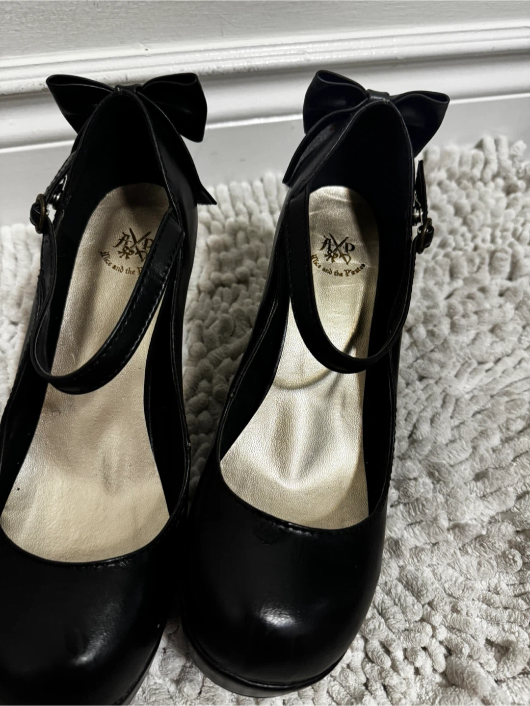 black heels from Alice and the Pirates - photo 2