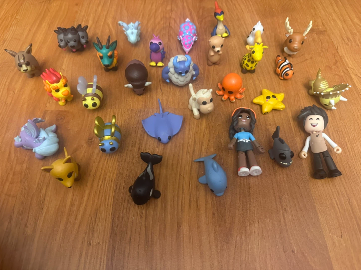 Roblox adopt me play set and characters - photo 2