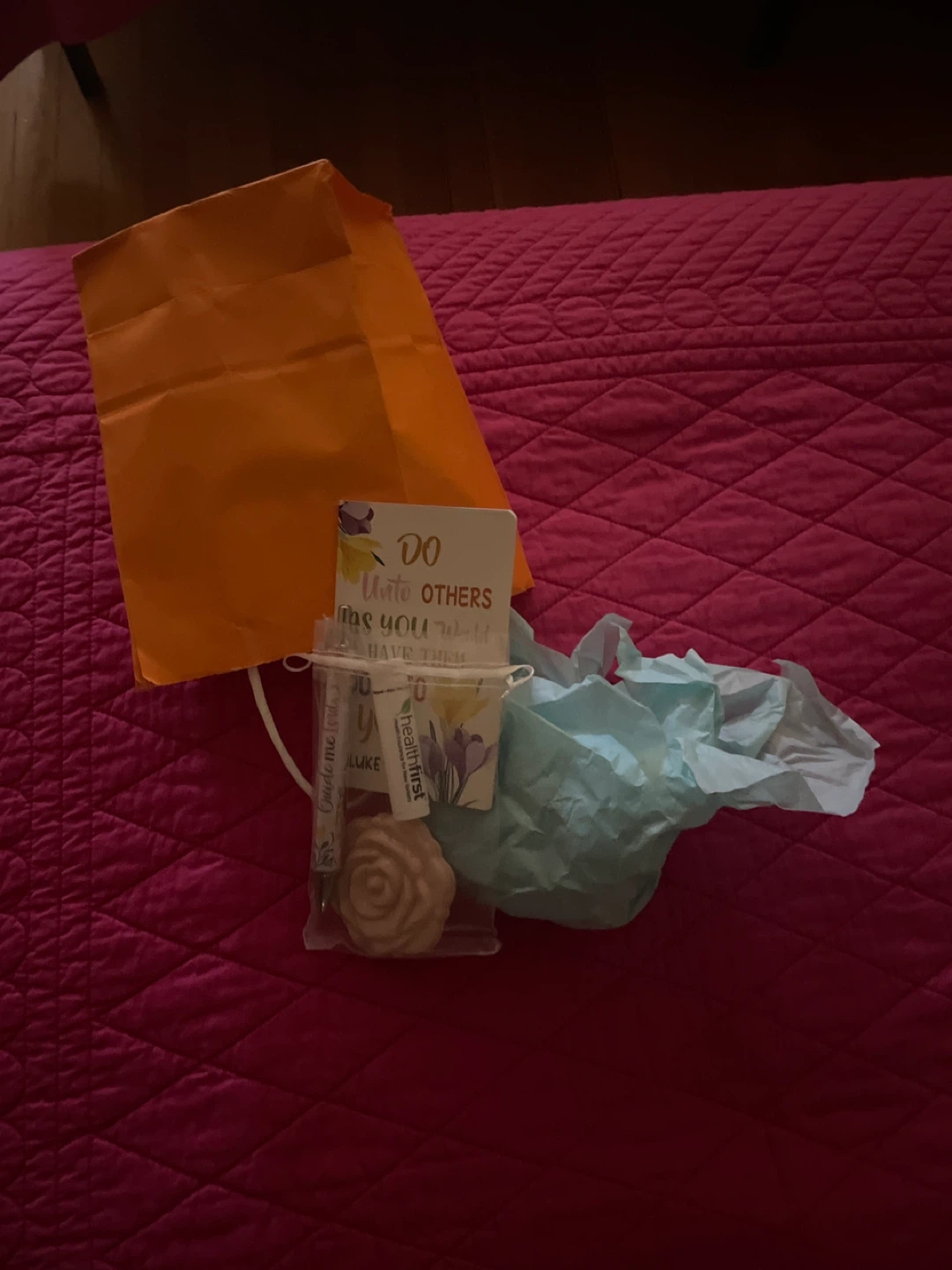 12 days of giving  🎁 Gift Set: Pen, Lip Balm, Soap, Card - photo 2