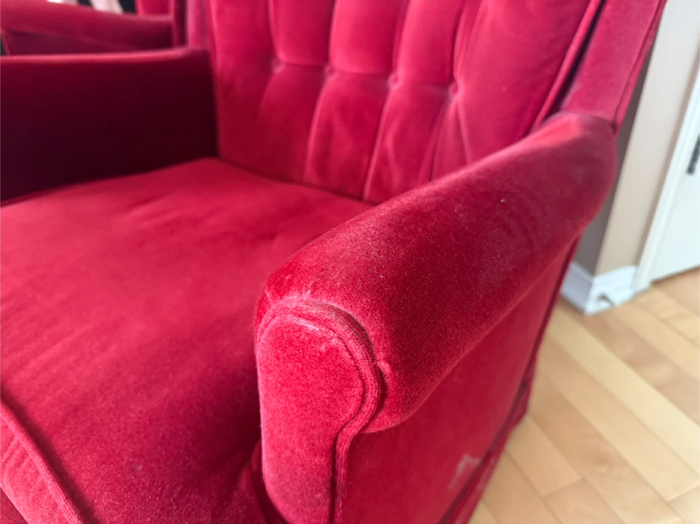 Red Velour Armchair - photo 2