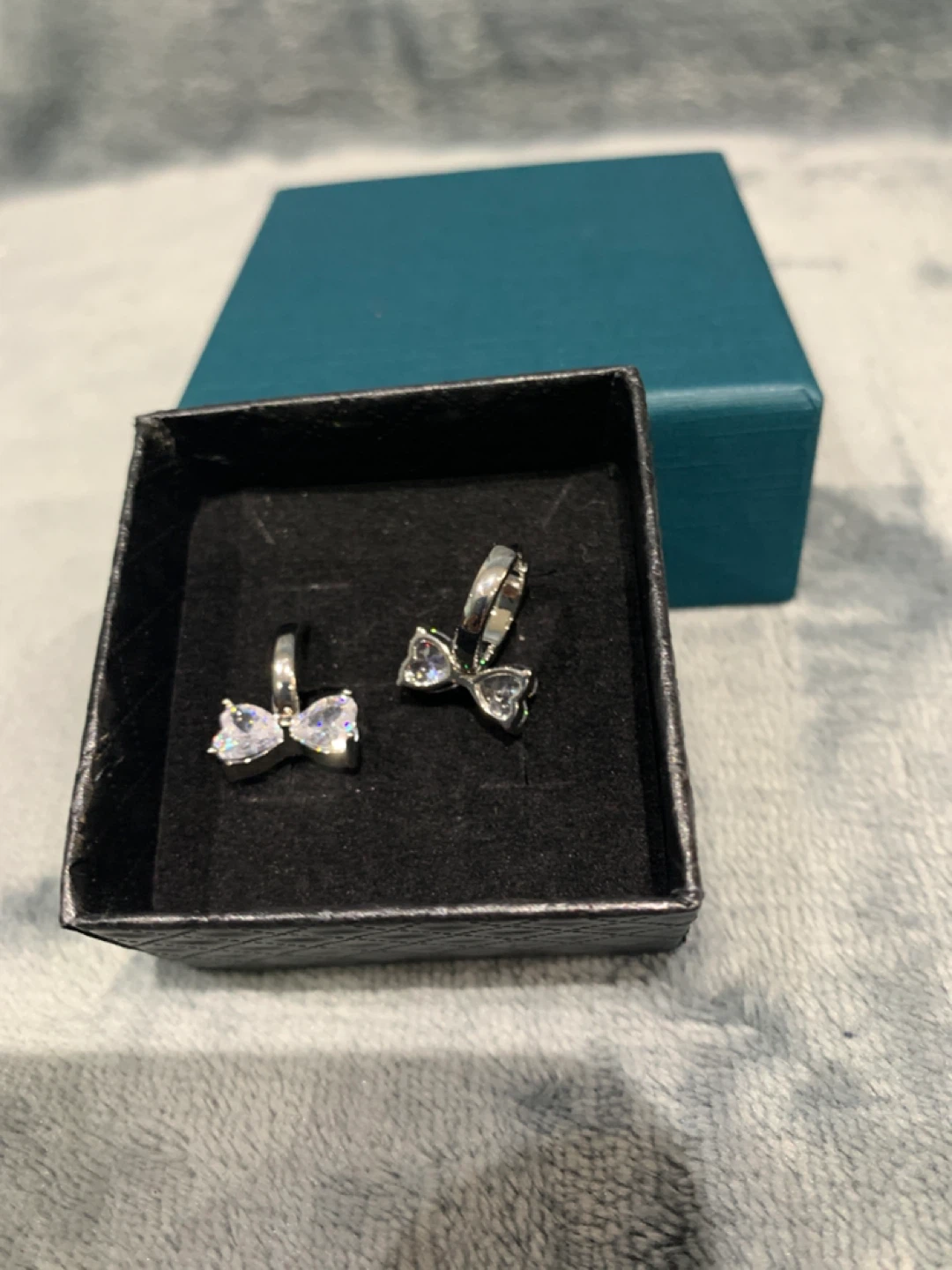 S925 Silver Bow Earrings with Cubic Stone - photo 2