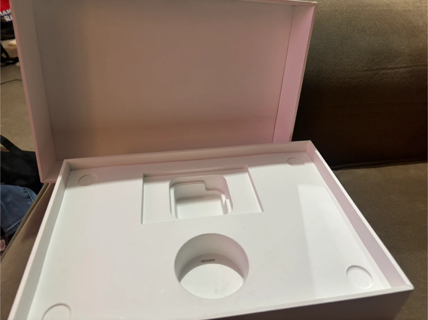 EMPTY BOX: Apple Macbook Air 13-inch Gold - photo 3