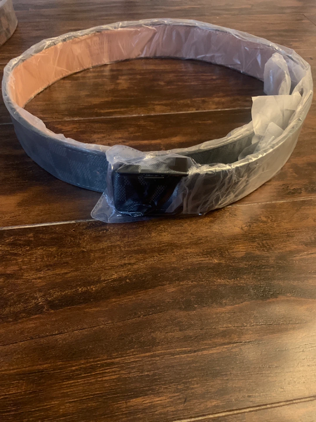 New Louis Vuitton Belt Size 42/105 - photo 2
