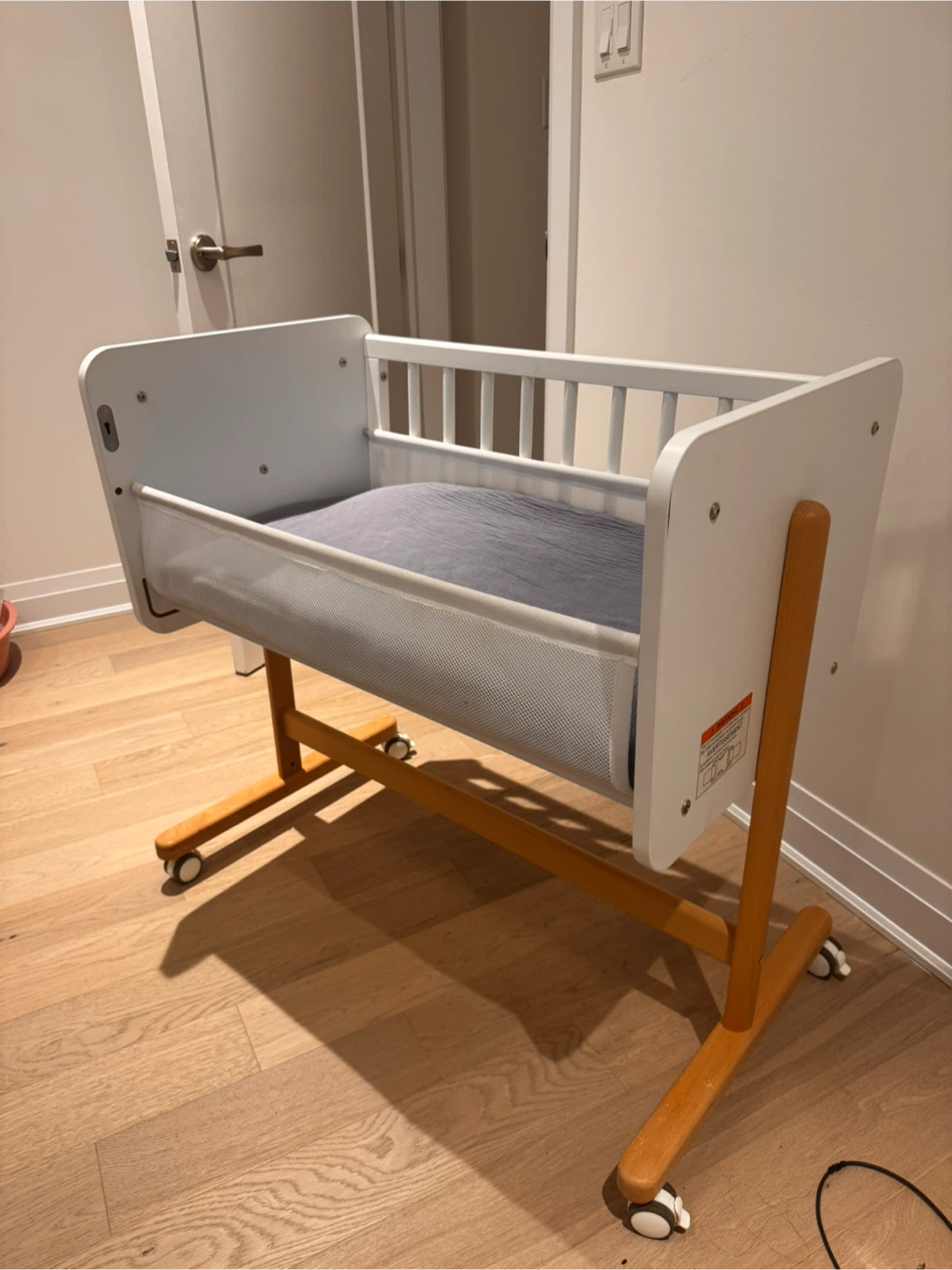 White Baby Bassinet - photo 2