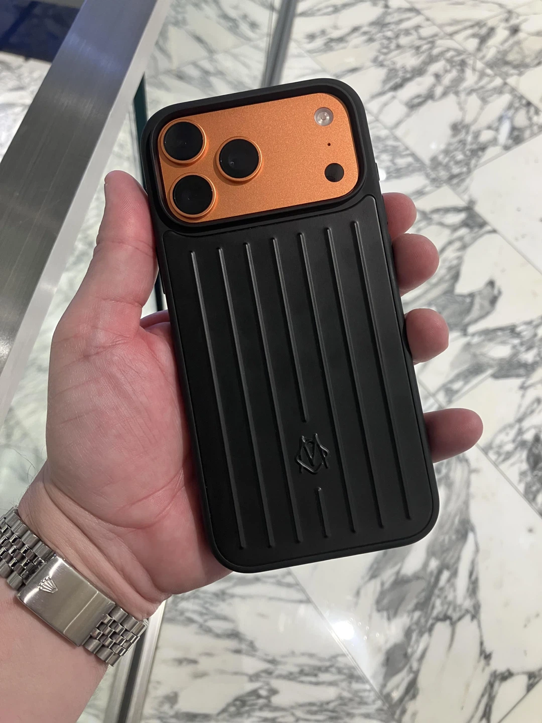 Iphone 17pro max case - photo 4