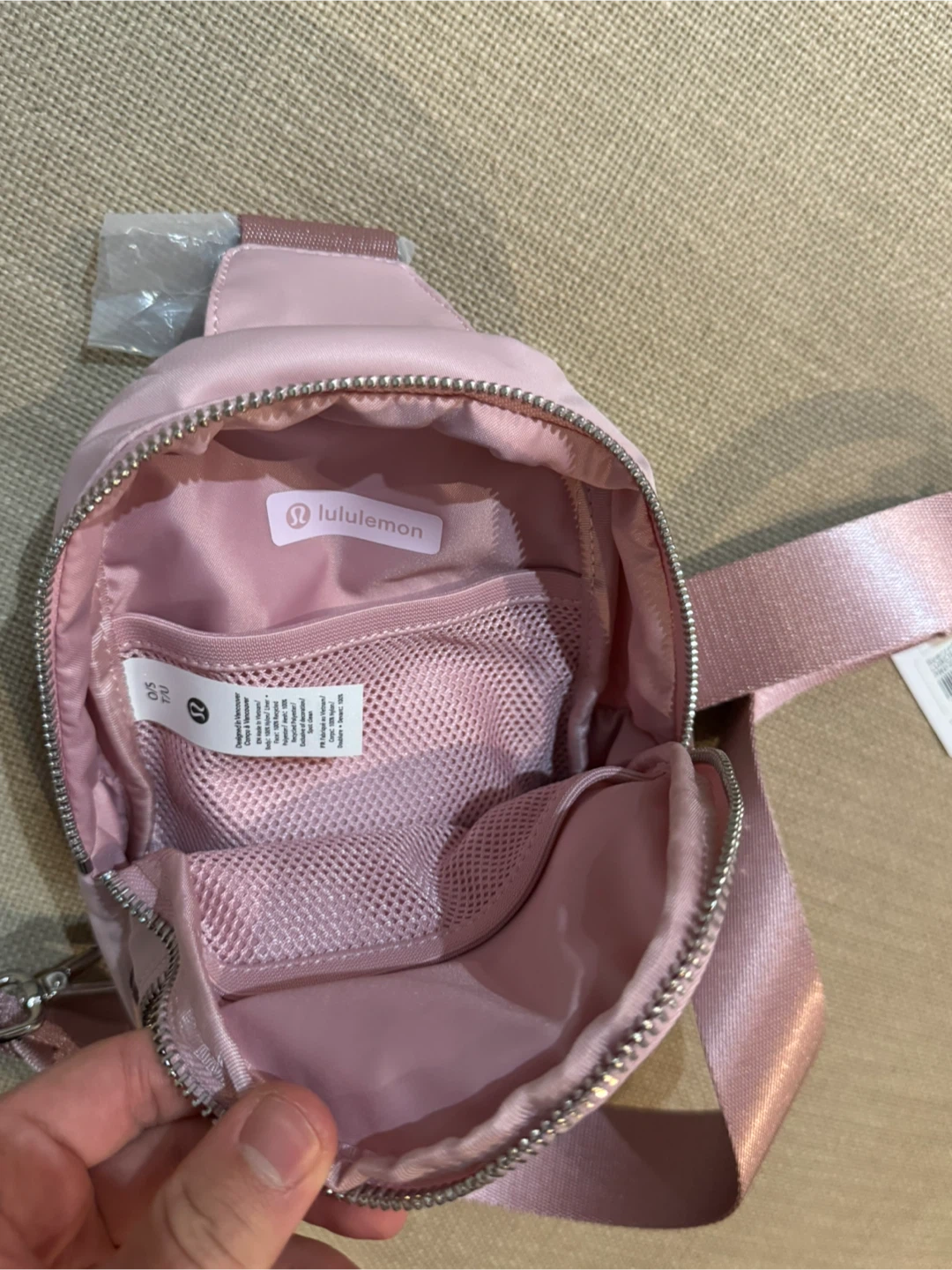 Lululemon Crossbody Bag + Free Hat - photo 4