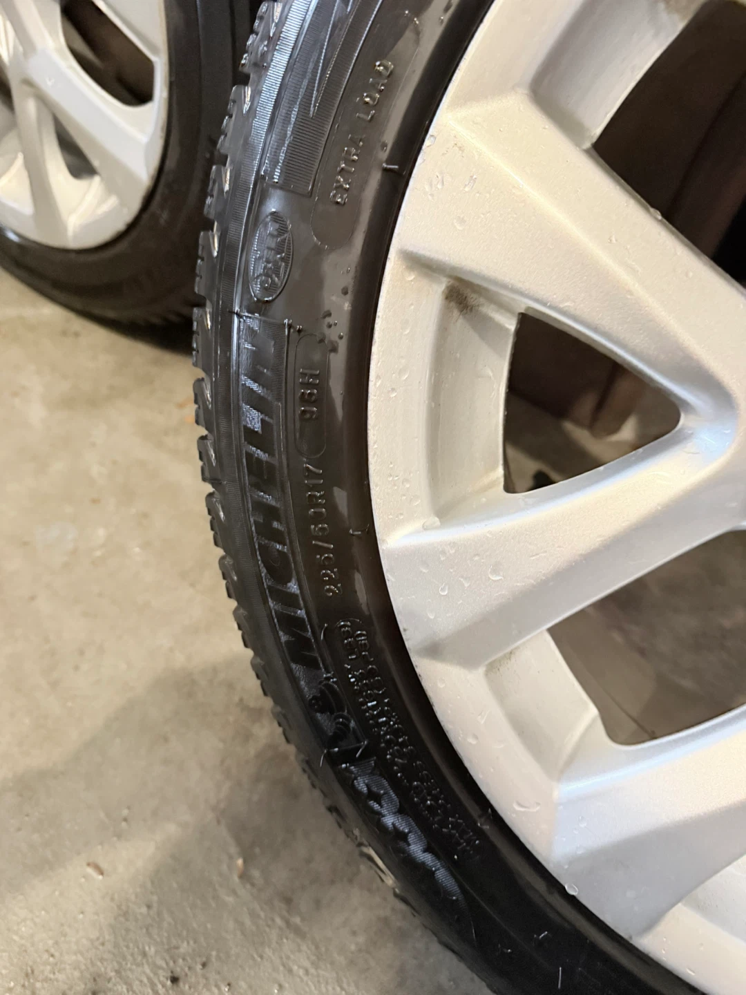 Michelin X-Ice Snow Tires 225/50R17 - photo 4