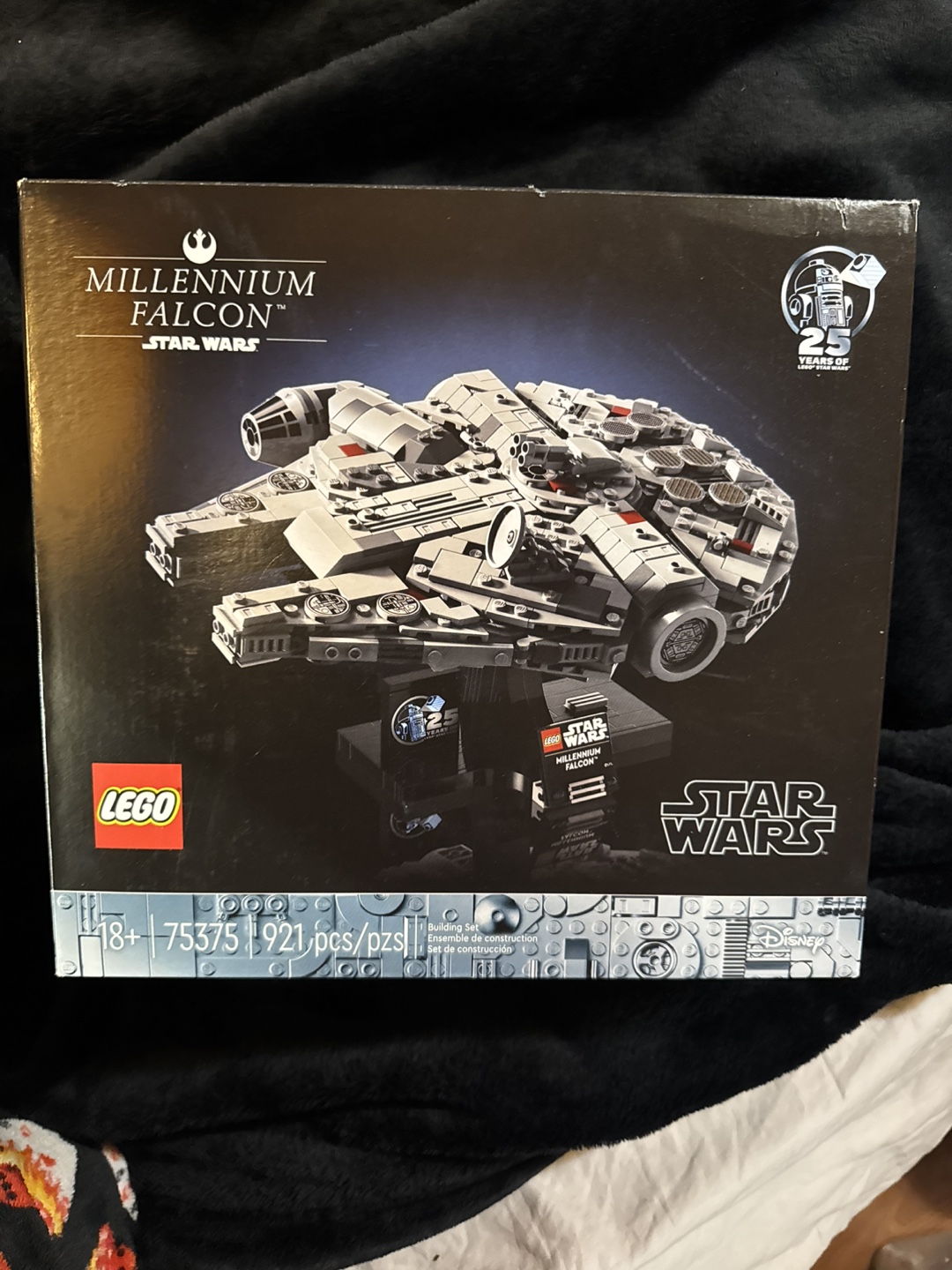 LEGO Star Wars Millennium Falcon 75375 - photo 2