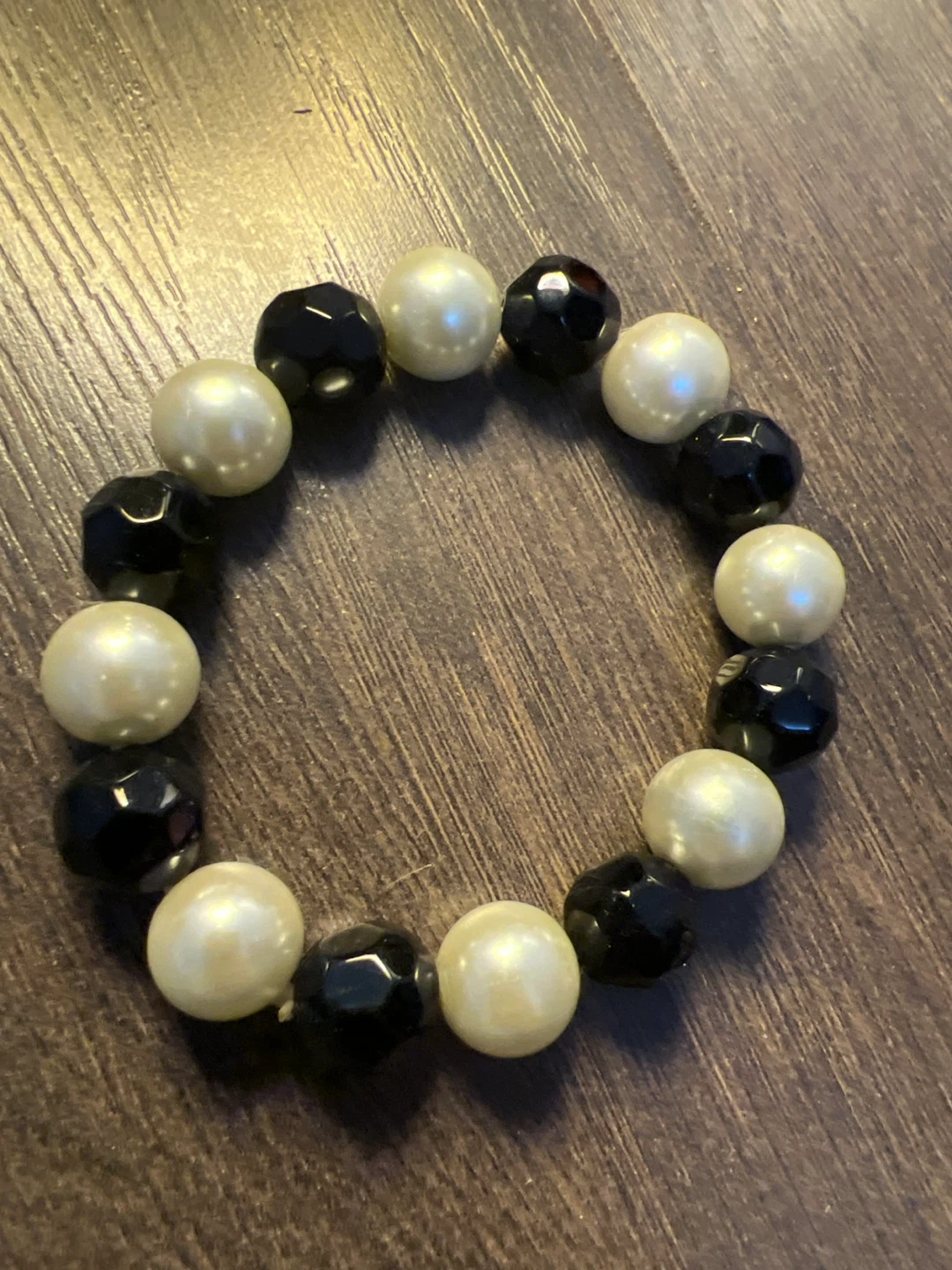 Beaded Bracelet - Black & Pearl