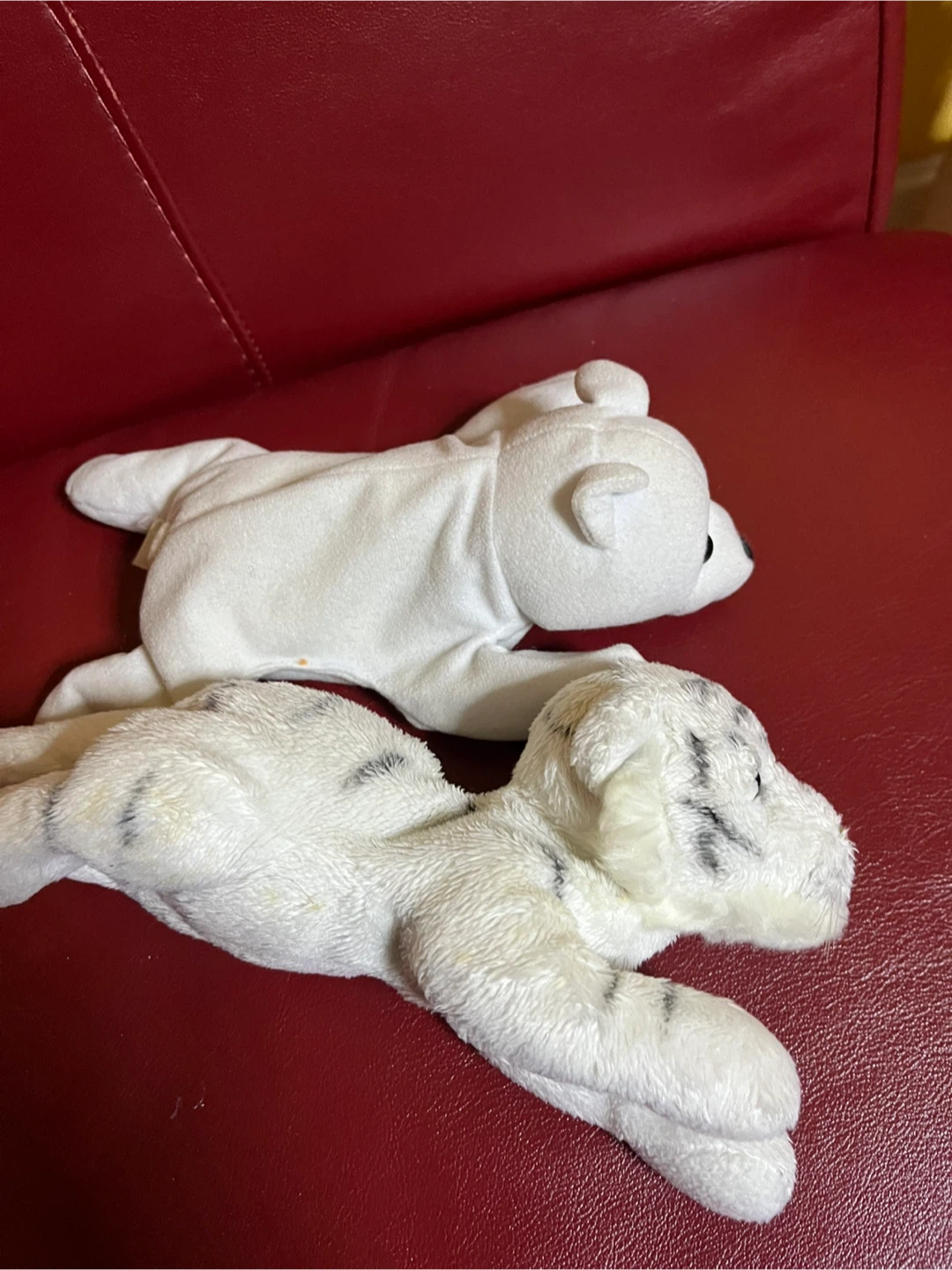 2 white plush toys, polar bear and tiger - photo 2