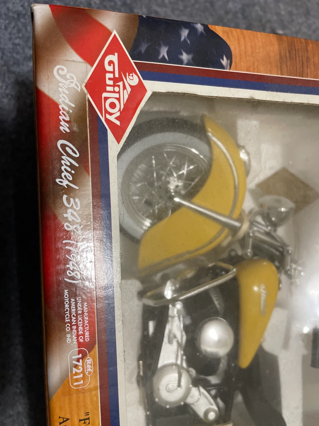GuiJoy Indian Chief 348 1948 Die-Cast 1/10 - photo 3