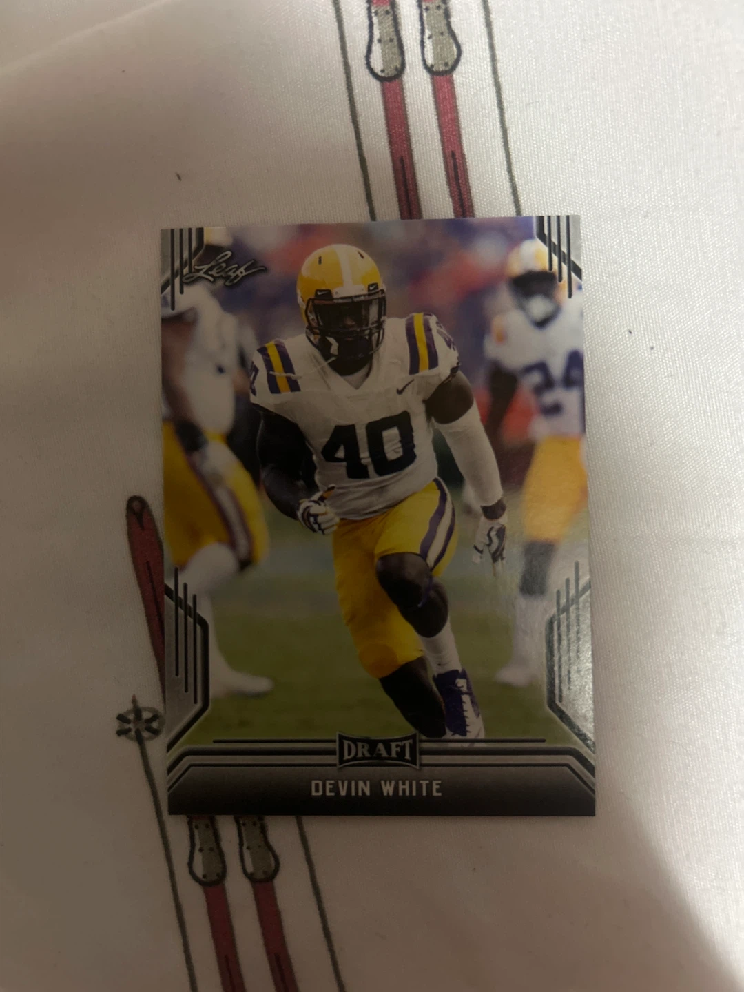 Devin White Leaf Draft Football Card