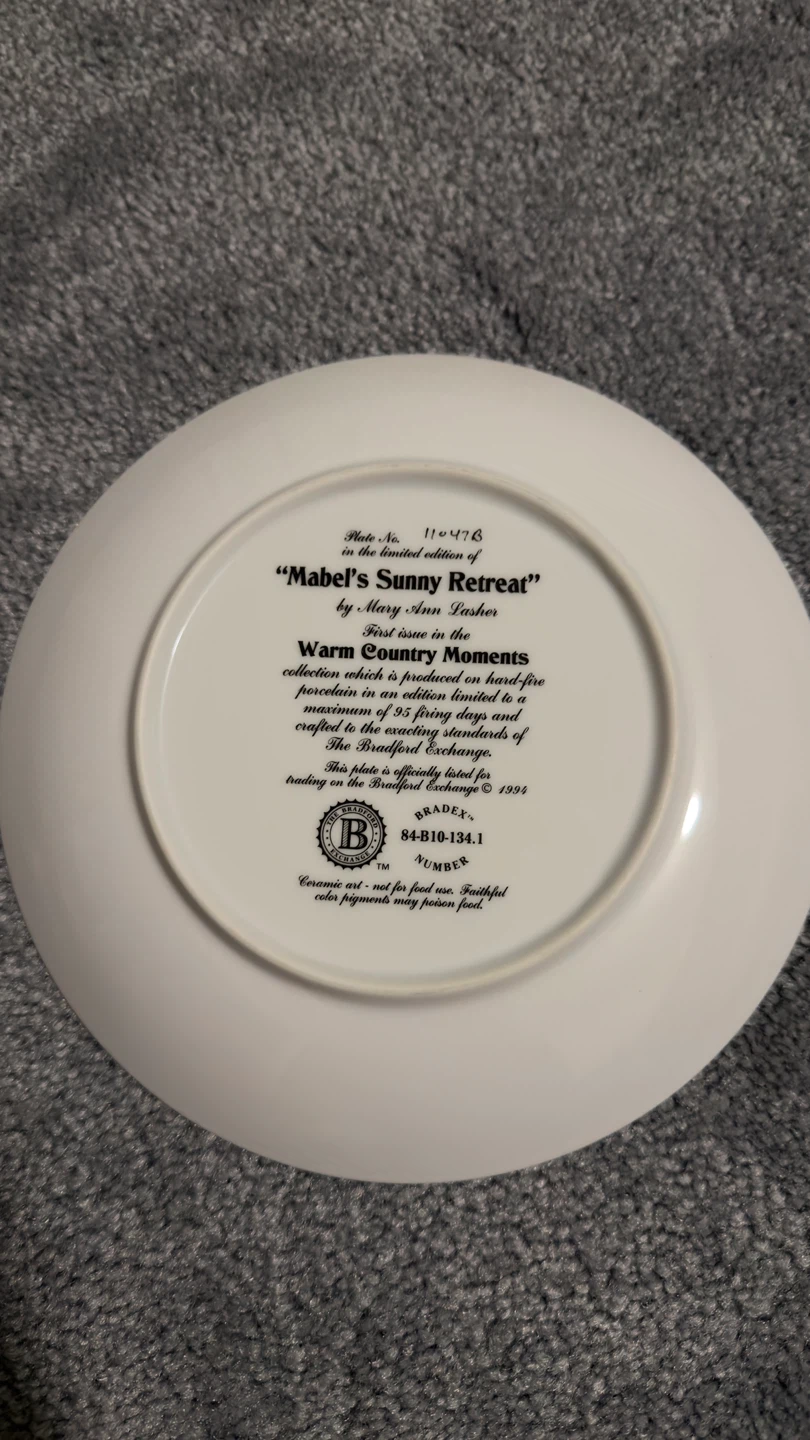 Mabel's Sunny Retreat Collector Plate - photo 2