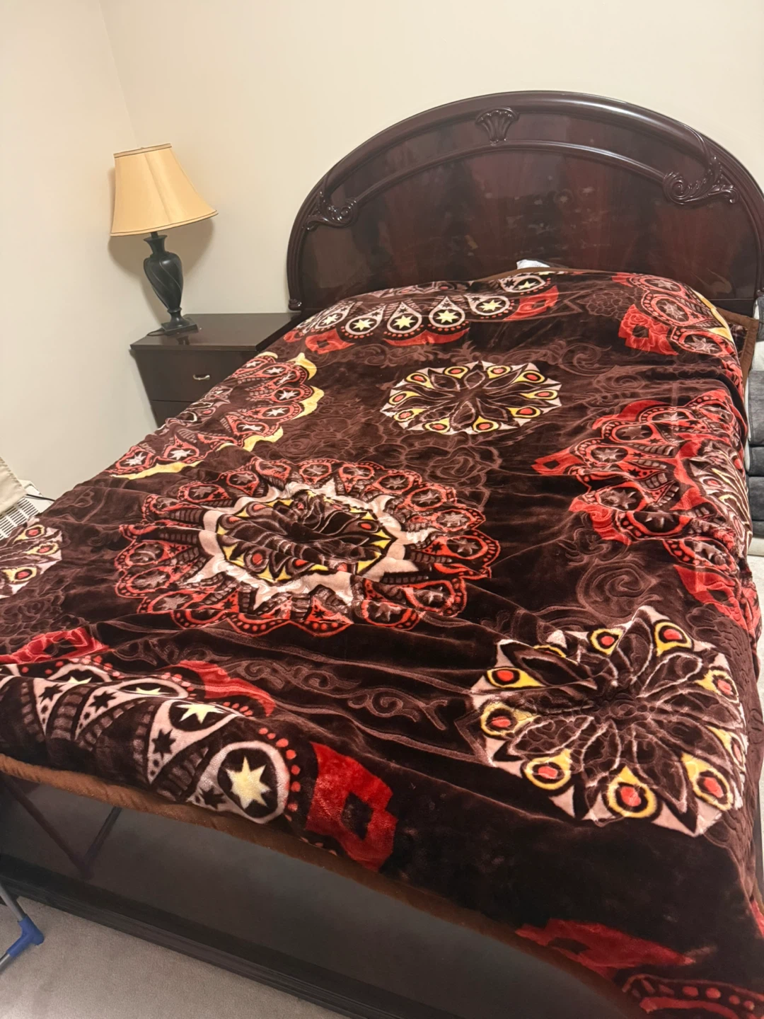 Bedroom Set - Dresser, Nightstands, Headboard - photo 3