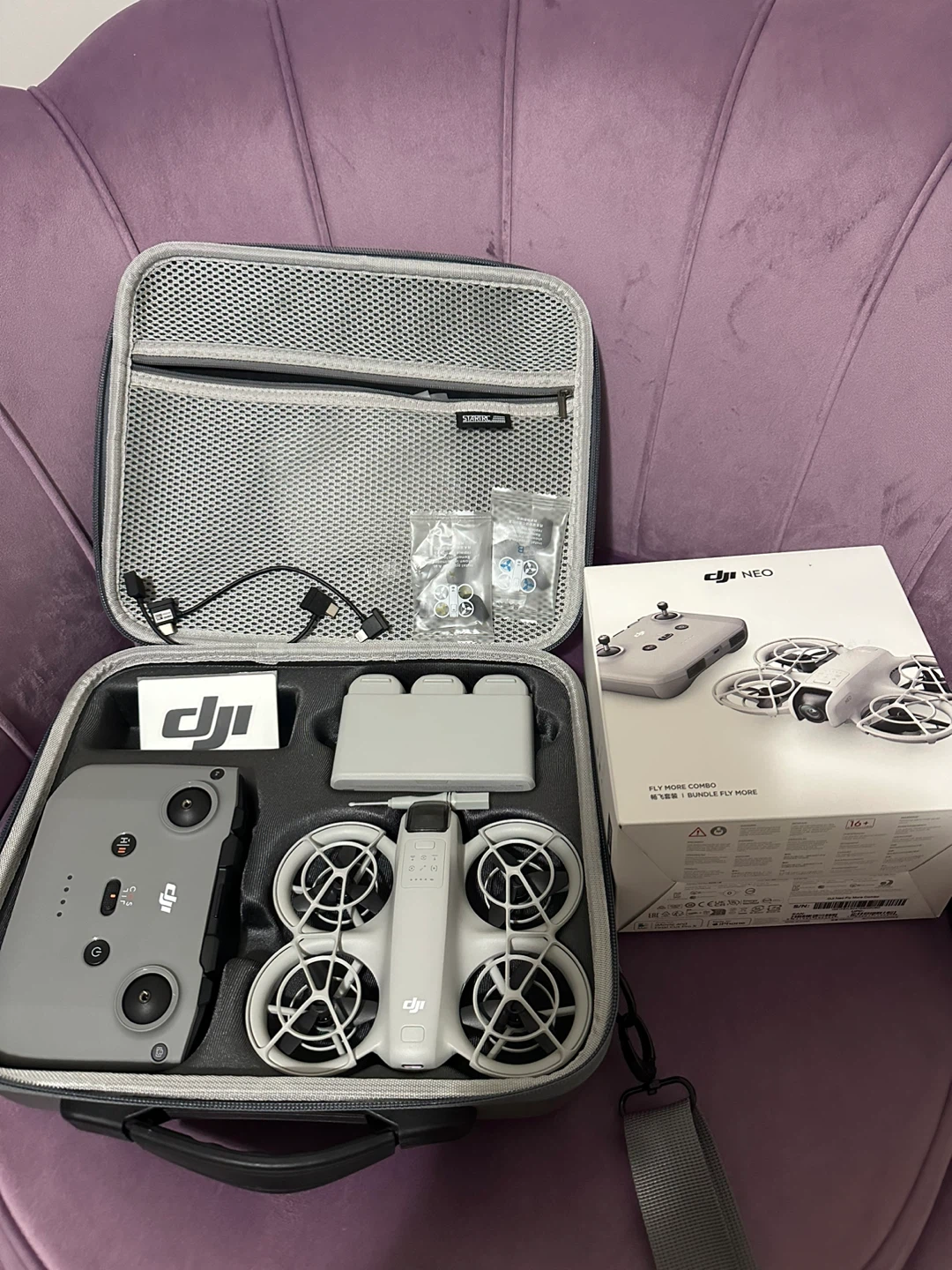 DJI NEO Fly More Combo Drone - photo 3