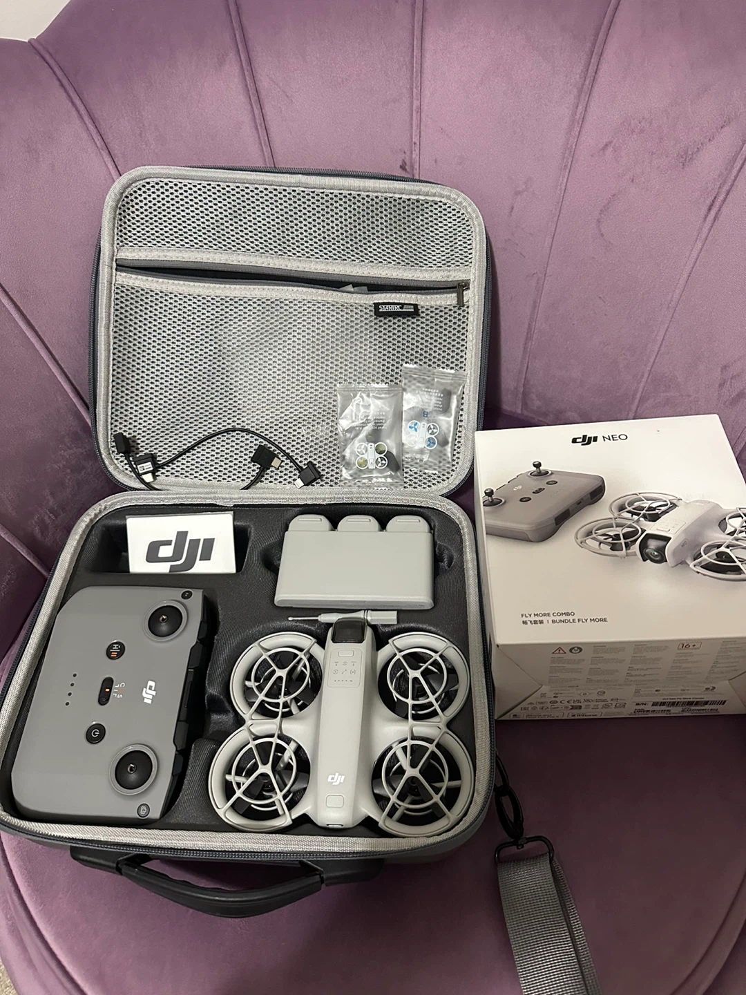 DJI NEO Fly More Combo Drone