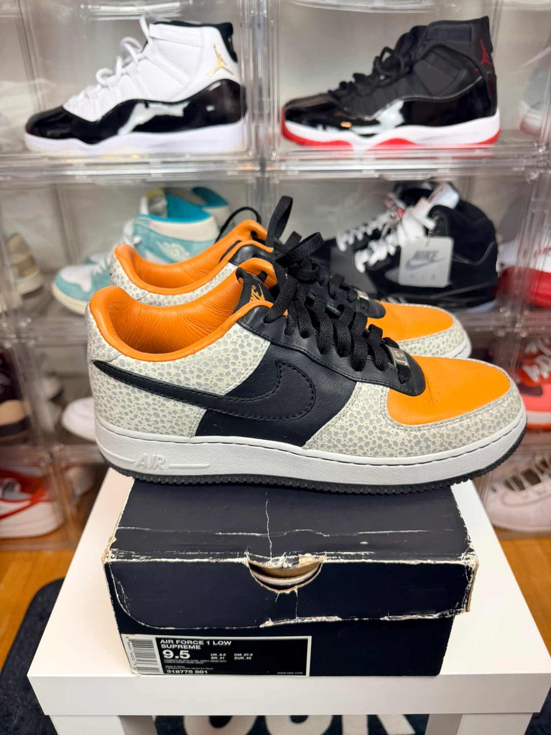 Nike Air Force 1 Low Supreme 9.5
