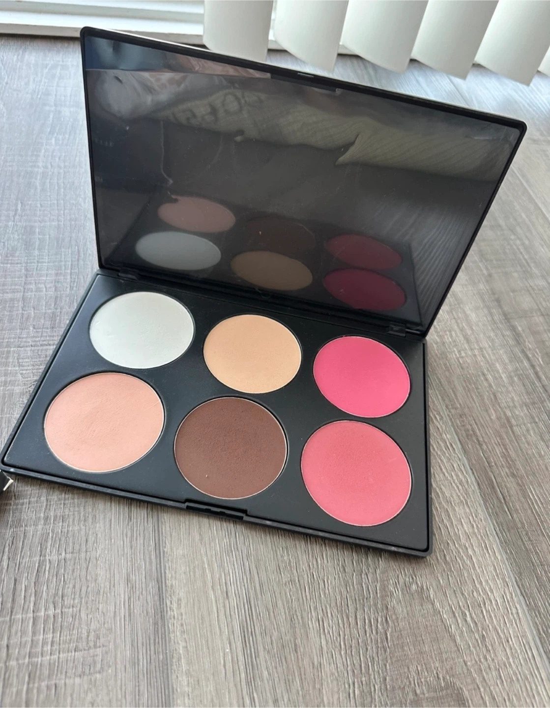 BH Cosmetics 6 Color Contour & Blush Palette