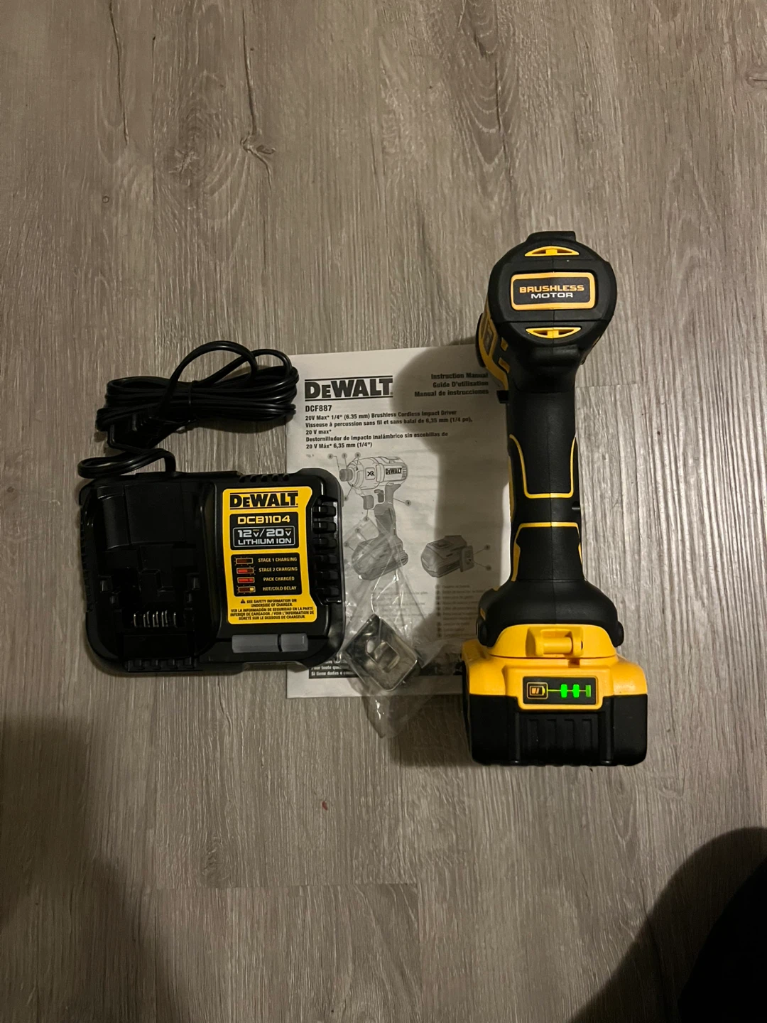DeWalt DCF887 Impact Driver Kit - photo 2