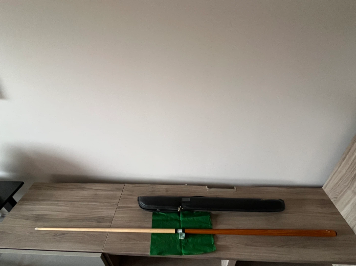 Dufferin Billiard Cue Stick with Case