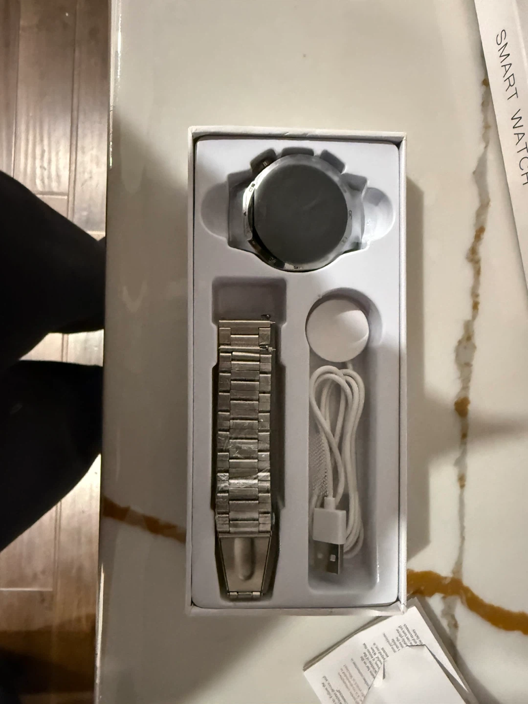 Paearofero Smart Watch - Like New!