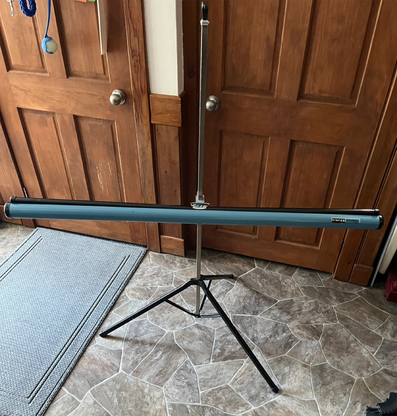Singer Pioneer Lenticular Projector Screen - photo 2