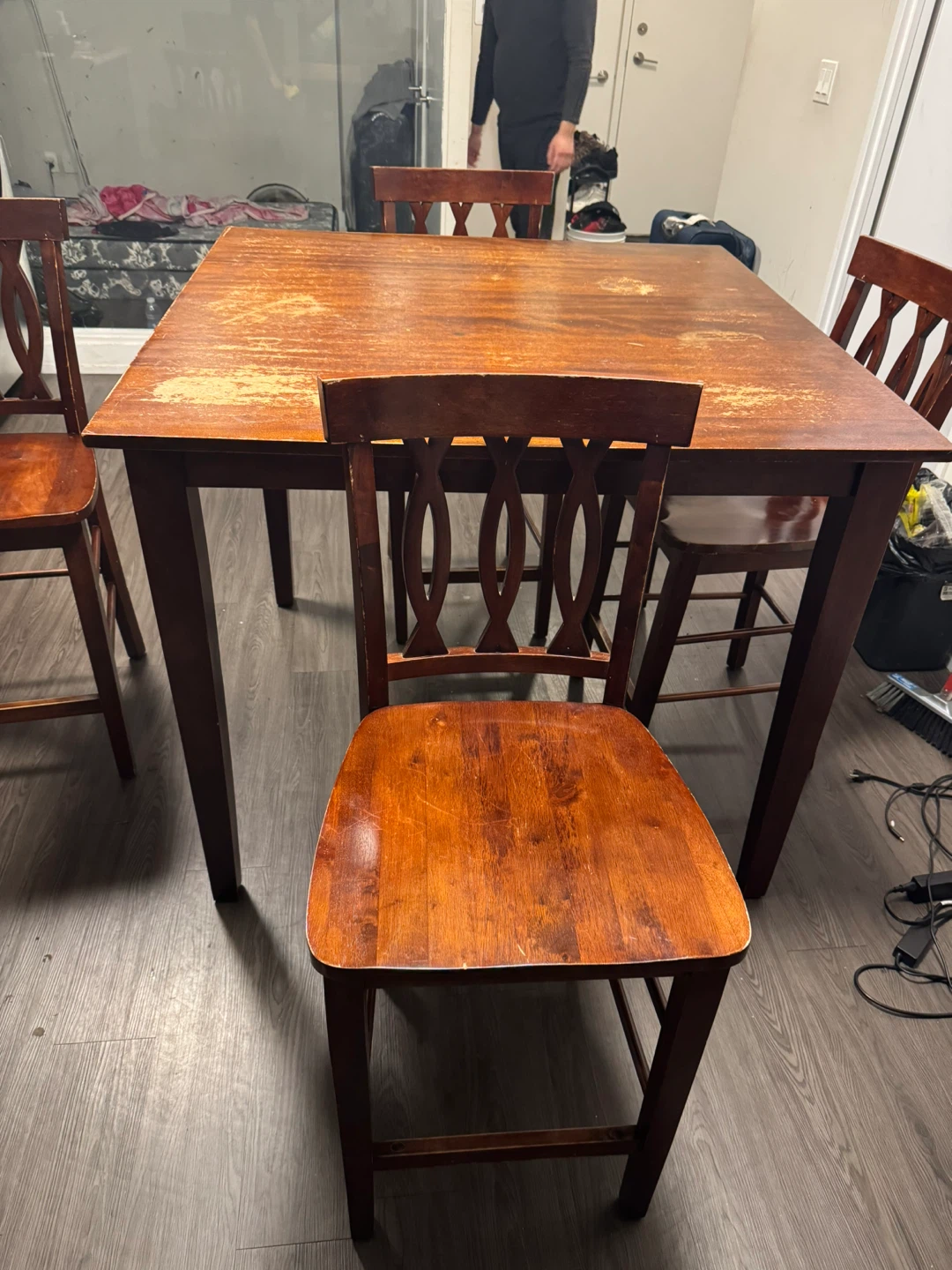 SALE SALE SALE !!!!!! Wooden Dining Table with 4 Chairs - Used - photo 4