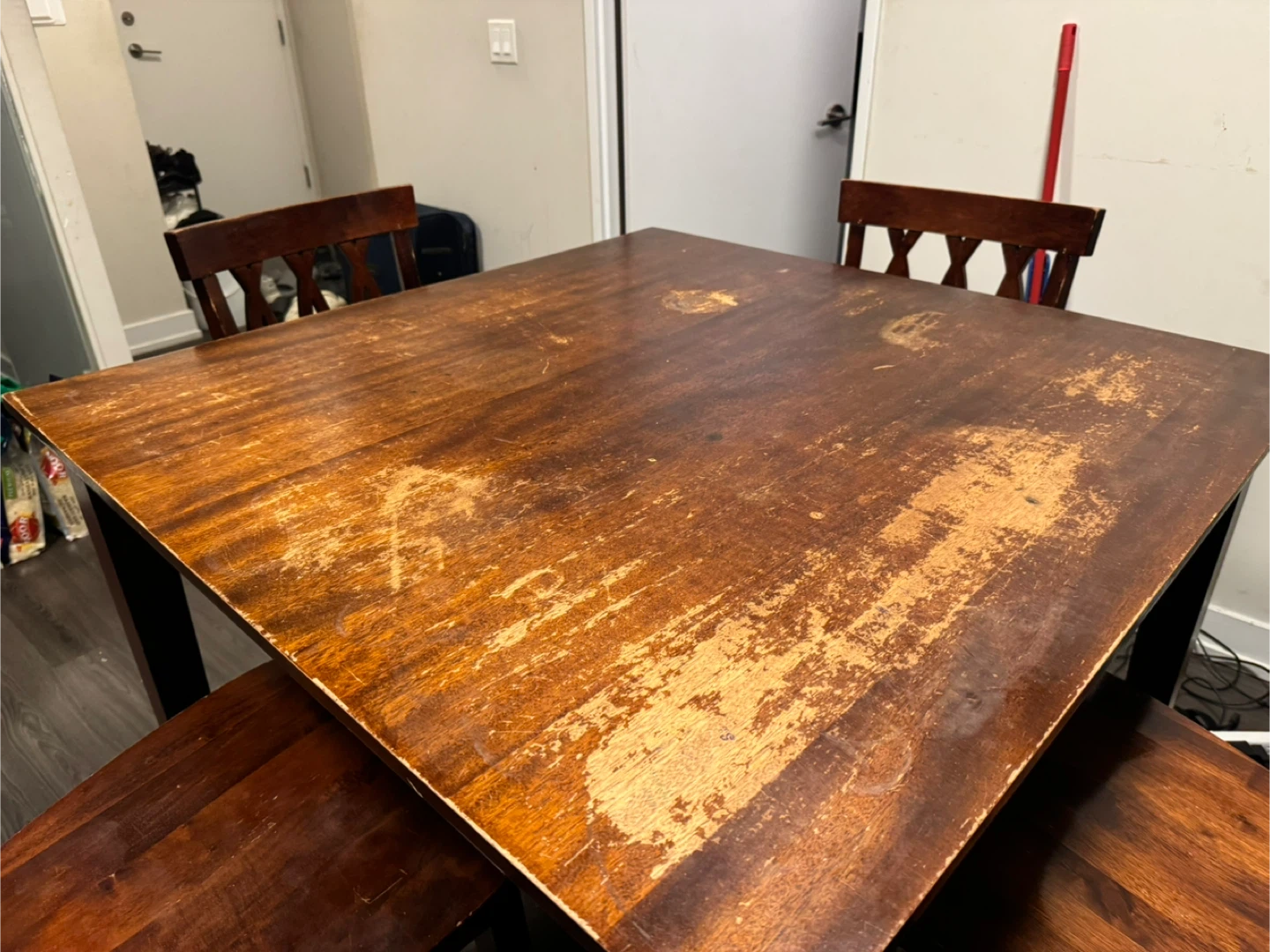 SALE SALE SALE !!!!!! Wooden Dining Table with 4 Chairs - Used - photo 3