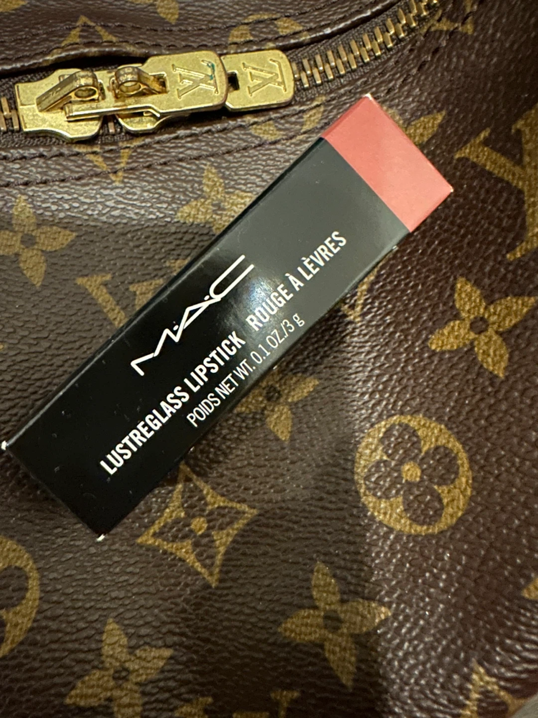 MAC Lustreglass Lipstick - 508 Hug Me