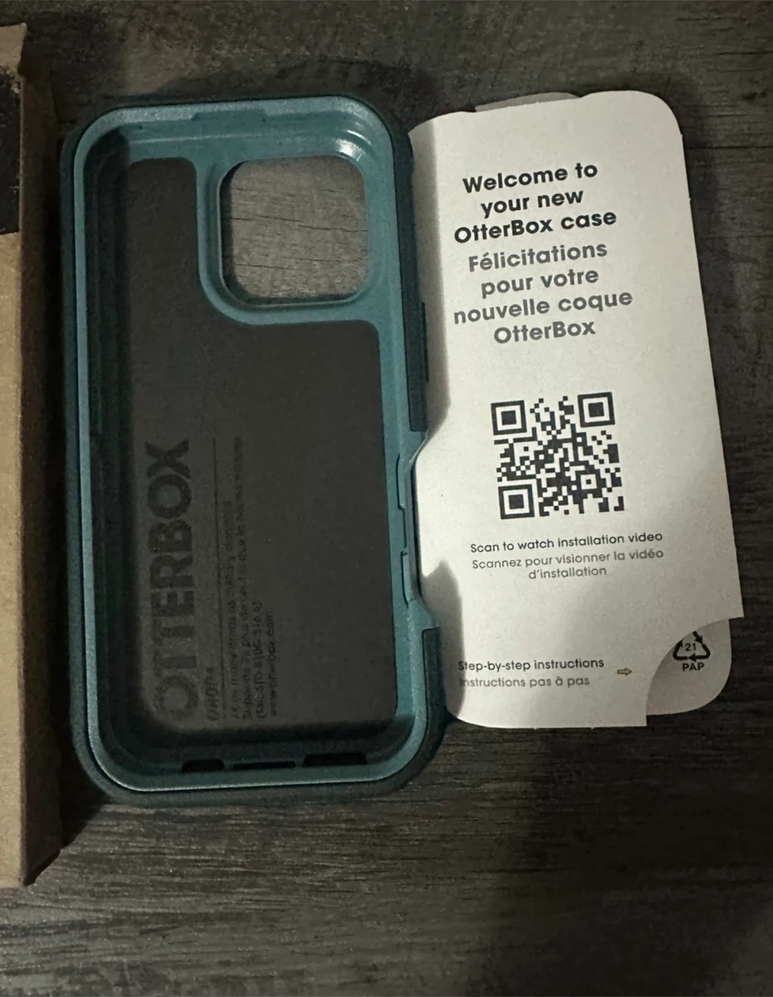 OtterBox iPhone 16 Pro Defender Series Case - Green - photo 4