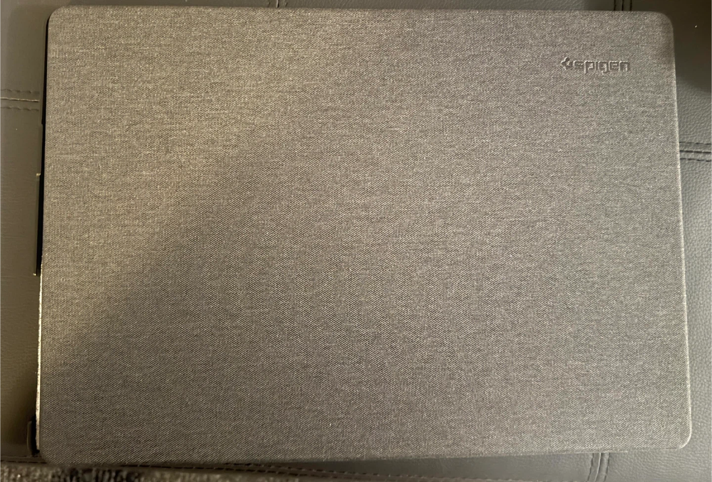 Spigen Urban Fit MacBook Pro 16" Case - photo 5