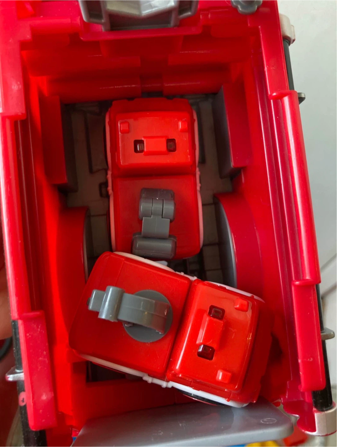 Fire truck with 2 small fire engines 🥕 - photo 3