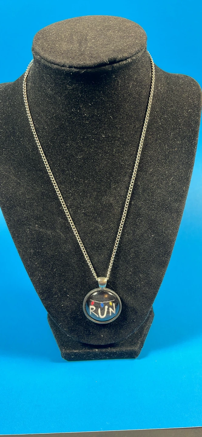 Stranger Things RUN Pendant Necklace - photo 2