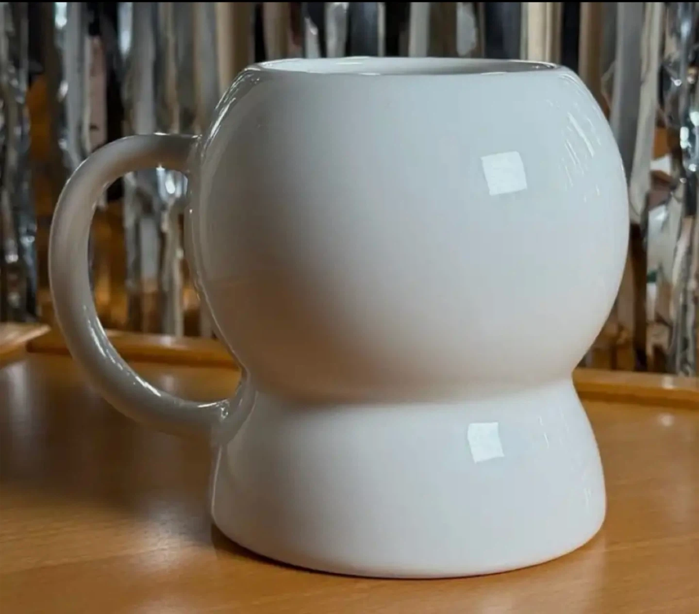 2025 STARBUCKS White Bearista Bear Mug NEW!! - photo 4
