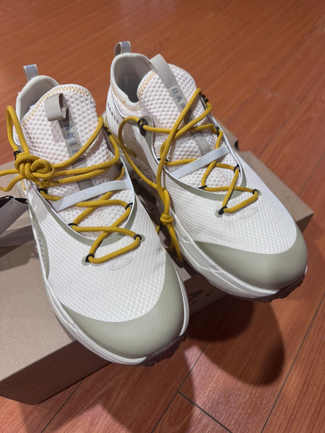 Oakley Light Shield Shoes US 9.5 White/Grey/Yellow