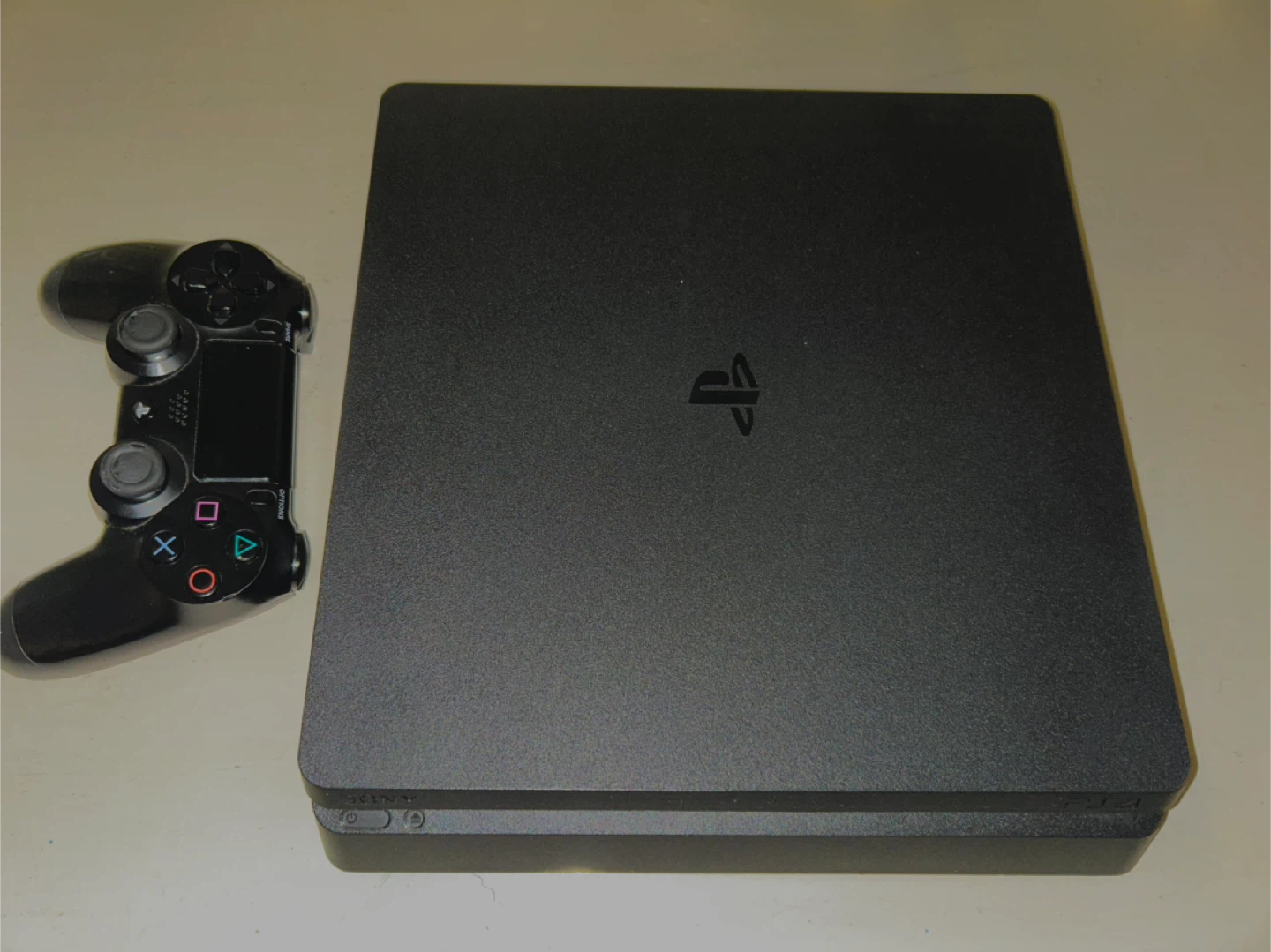 PlayStation 4 Slim with Controller - photo 3