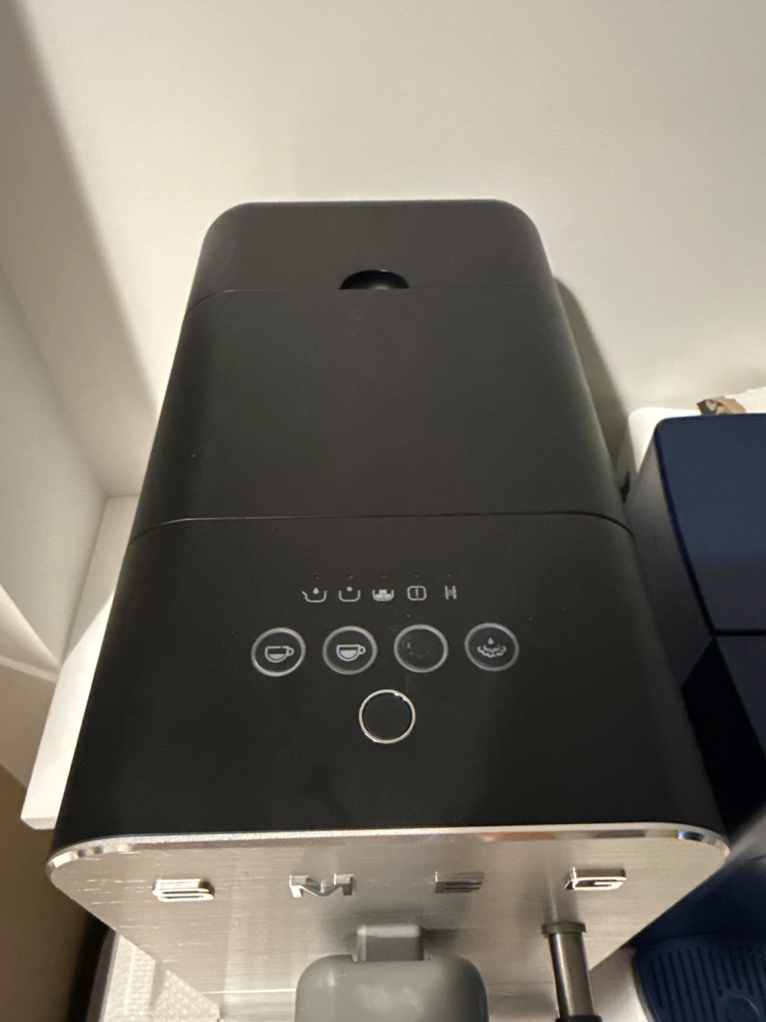 Smeg Super Automatic Espresso Machine with Steam Wand - photo 2