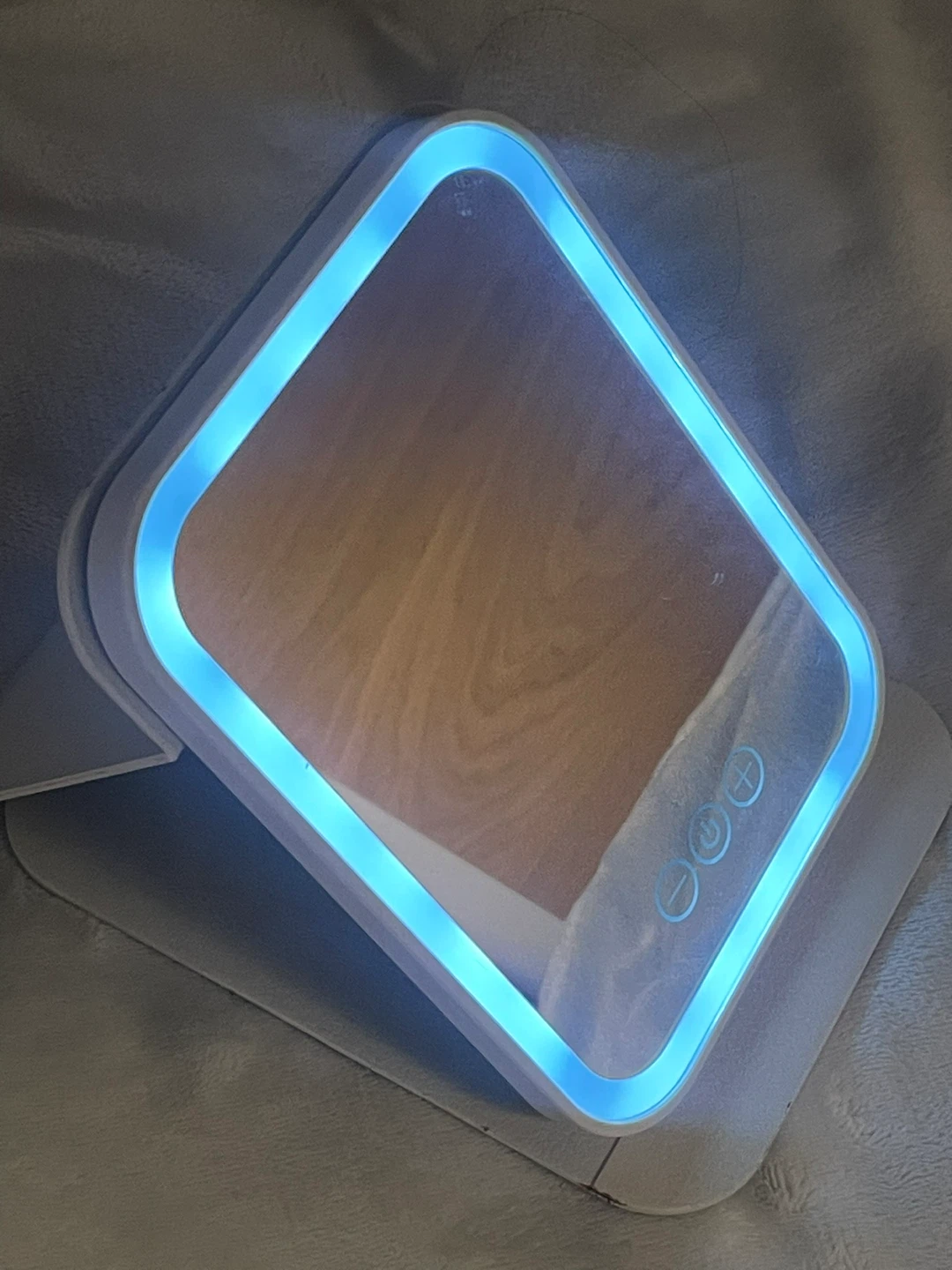 LED Lighted Makeup Mirror - photo 3