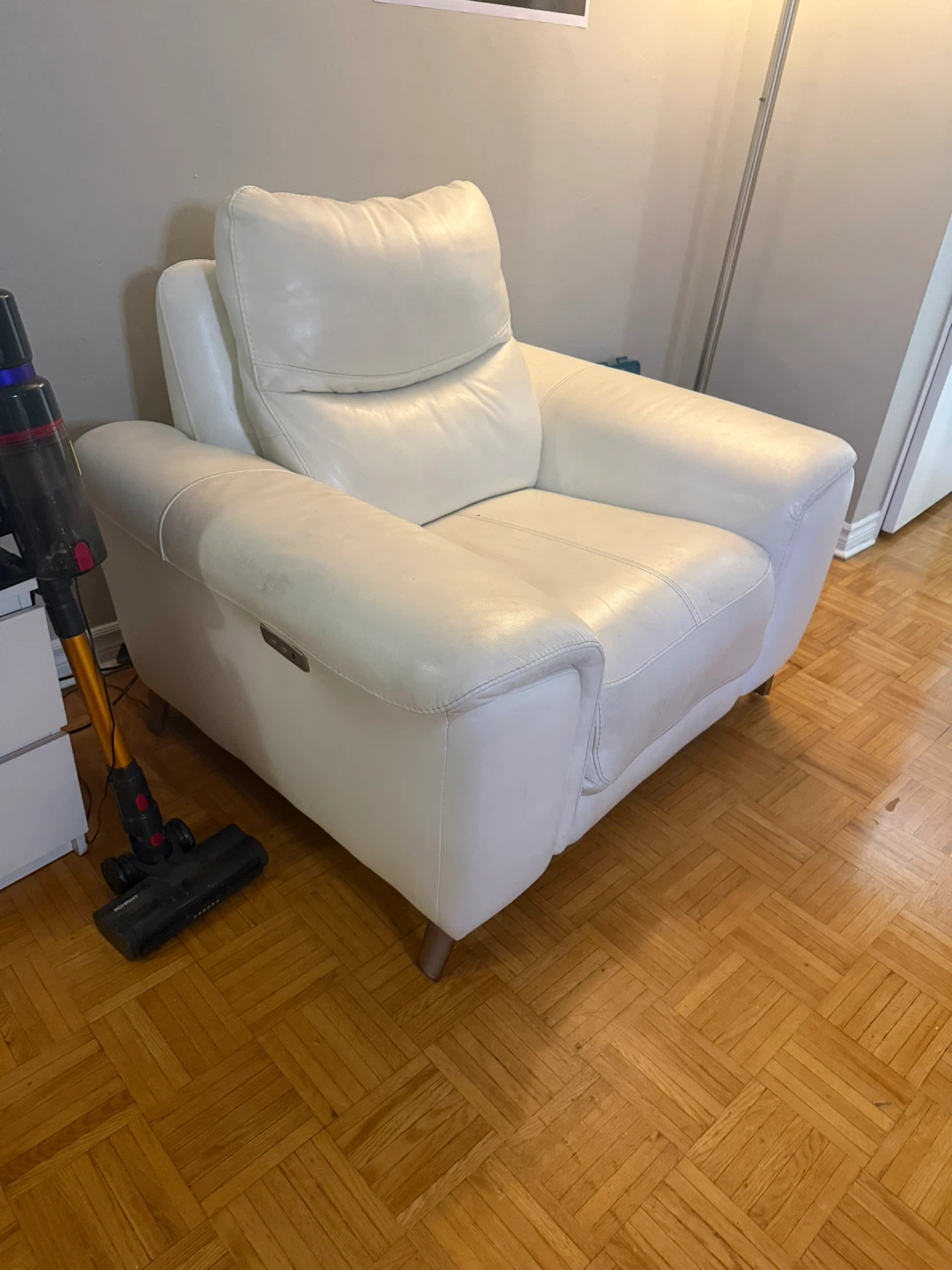 White Leather Recliner Chair with USB Port - photo 2