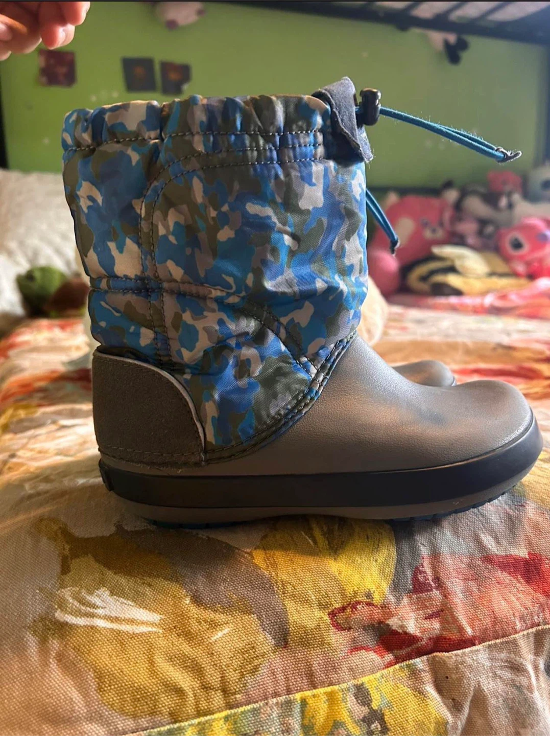 Crocs winter boots size J1 🥕